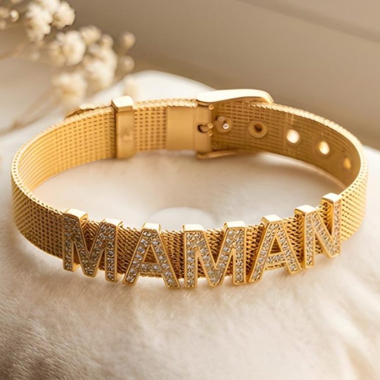 Bracelet Maman Doré - Rêve Étoilé Bracelet personnalisé Maman en maille milanaise dorée avec strass, création Rêve Étoilé.